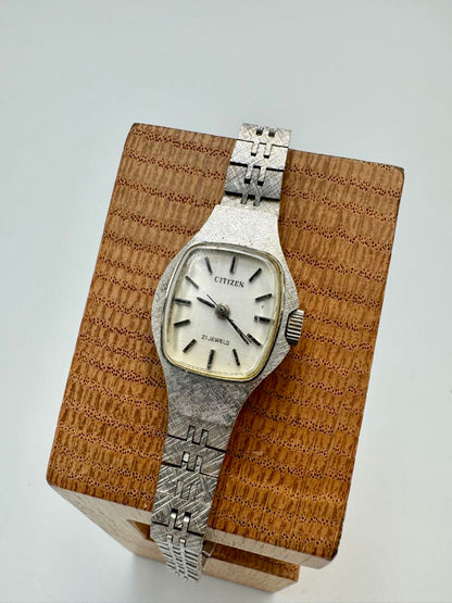 Citizen Vintage 4-681371 S Analog Mechanical (Manual) Women 6800 21 Jewels Wgp Manual Ladies Watch