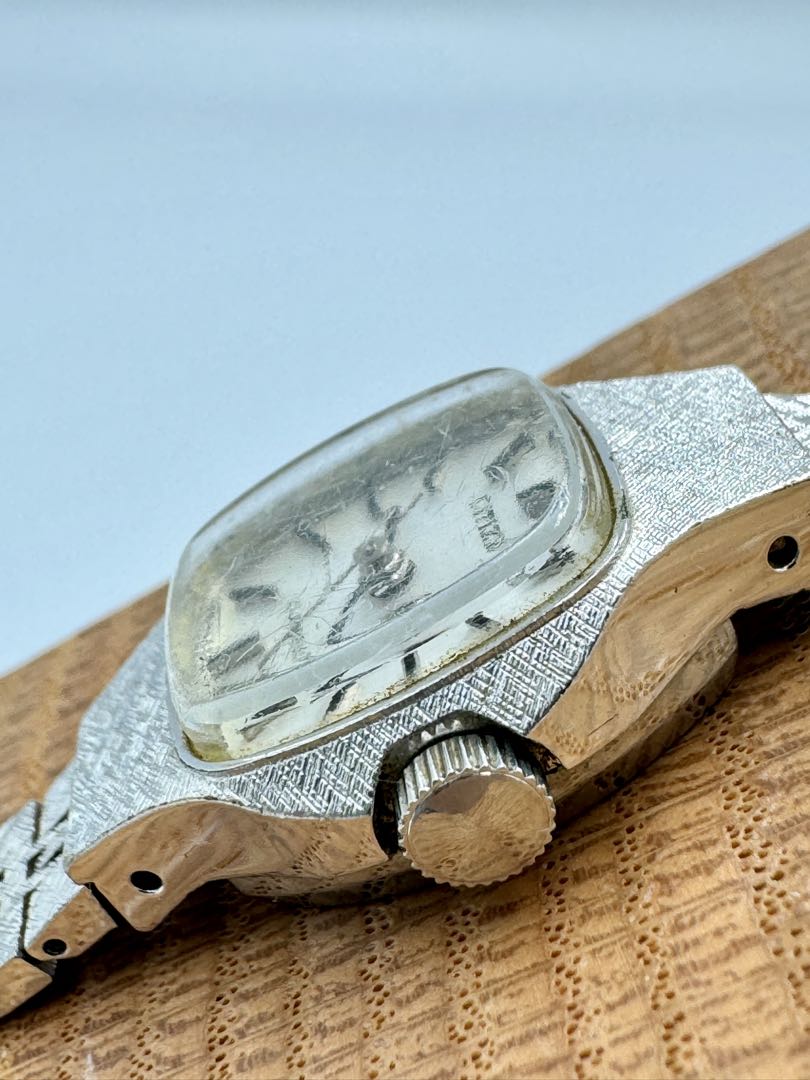 Citizen Vintage 4-681371 S Analog Mechanical (Manual) Women 6800 21 Jewels Wgp Manual Ladies Watch