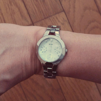 Seiko lk/lukia Analog Quartz Women