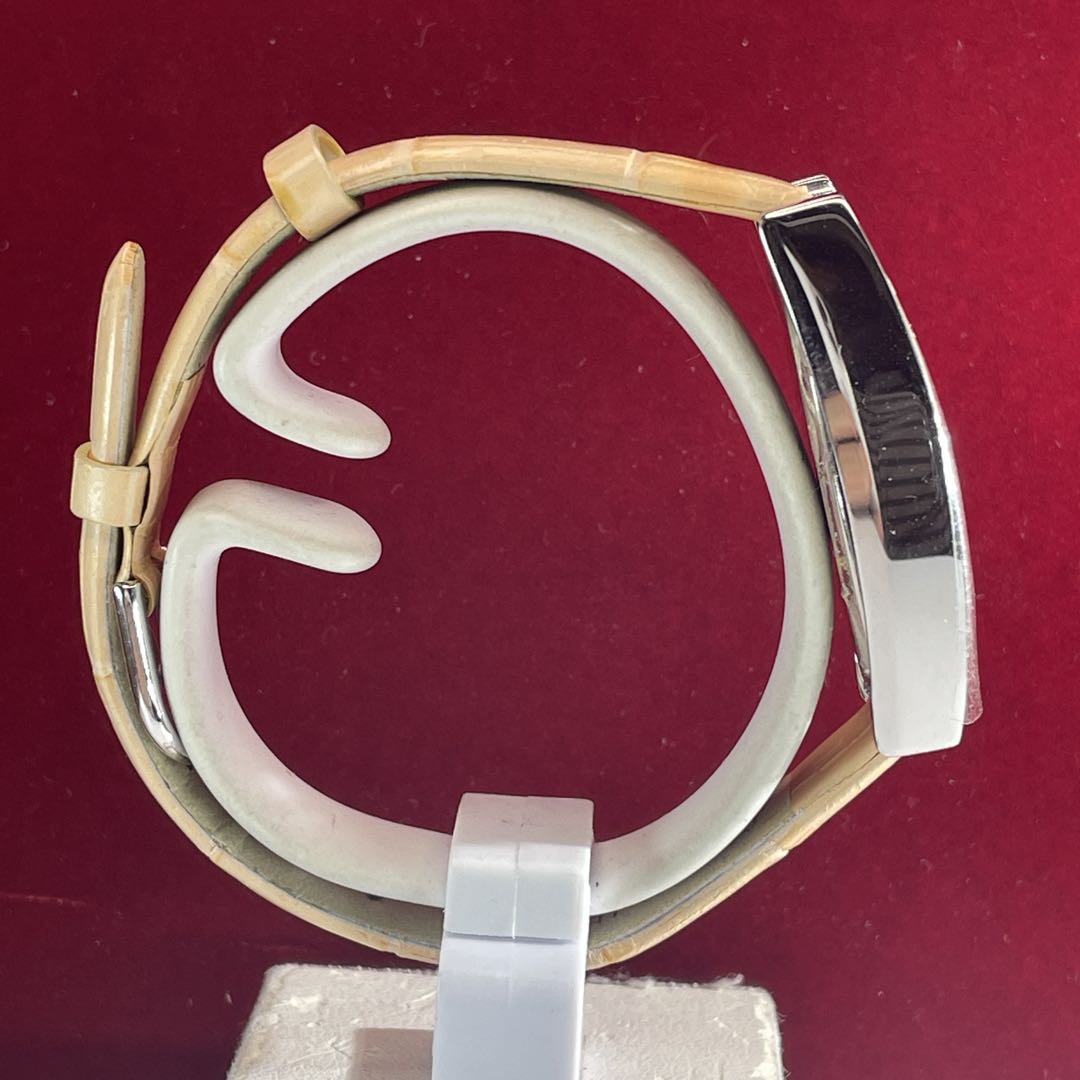Unique Analog Quartz Women Watch Japanese Movement Battery Replaced Unused