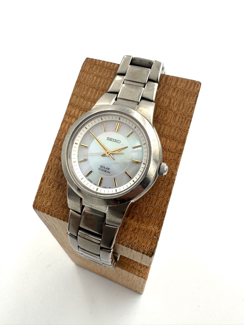 Seiko Selection V181-0AA0 Analog Quartz Women Solar Titanium Vintage Mother Of Pearl Junk Women'S Watch Japan