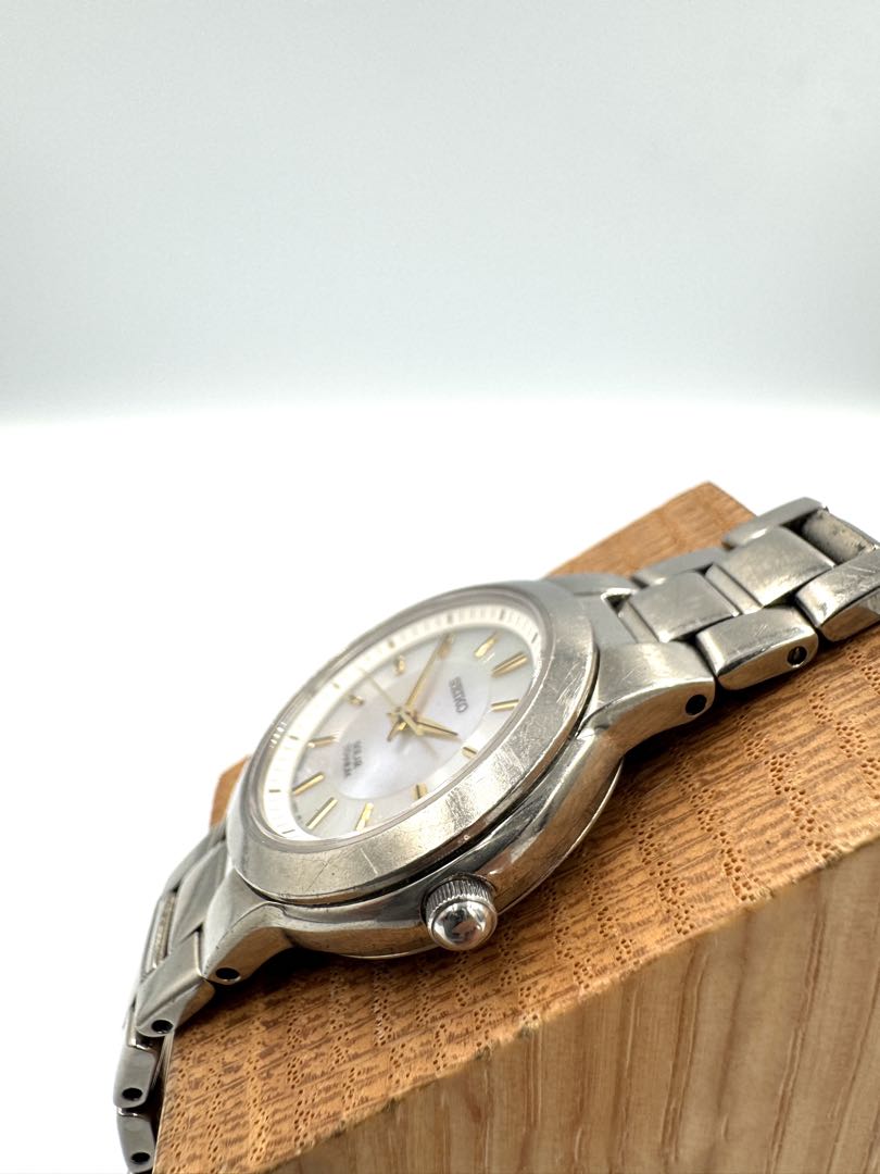 Seiko Selection V181-0AA0 Analog Quartz Women Solar Titanium Vintage Mother Of Pearl Junk Women'S Watch Japan