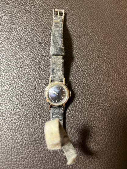 Tissot Analog Mechanical (Manual) Women