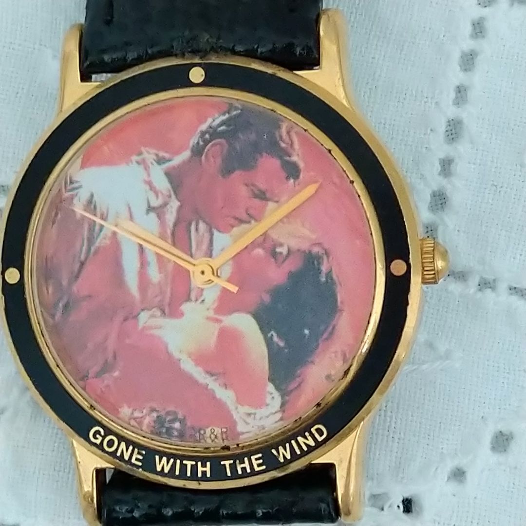 Gone With The Wind Analog Quartz Women