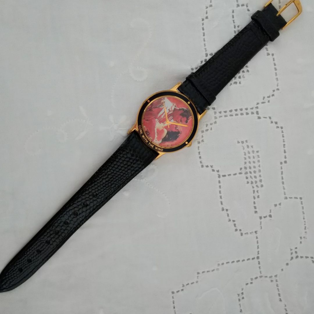 Gone With The Wind Analog Quartz Women