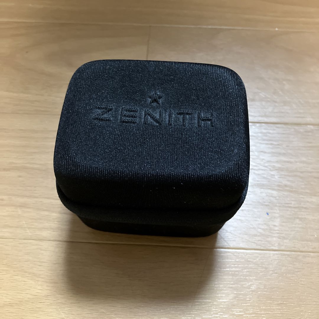 Zenith Analog Quartz Men