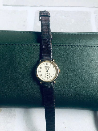 Seiko 2G38-0030 Analog Quartz Women