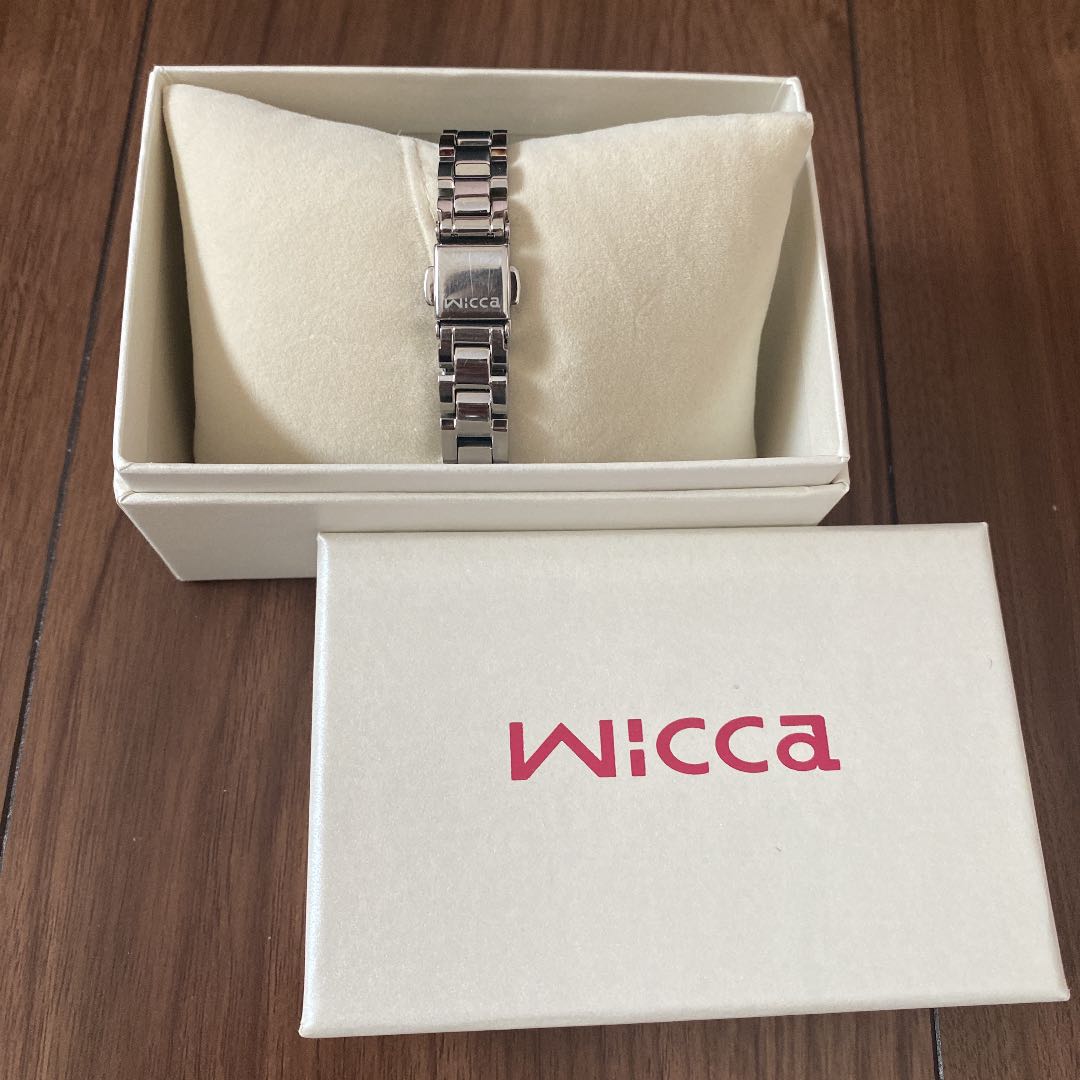 Citizen wicca Analog Solar Women