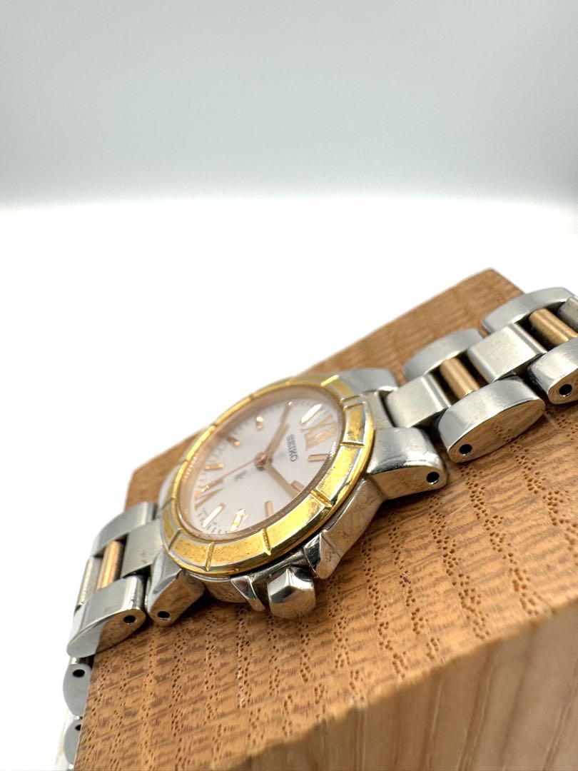 Seiko Lk / Lukia V111-0AC0 Analog Quartz Women