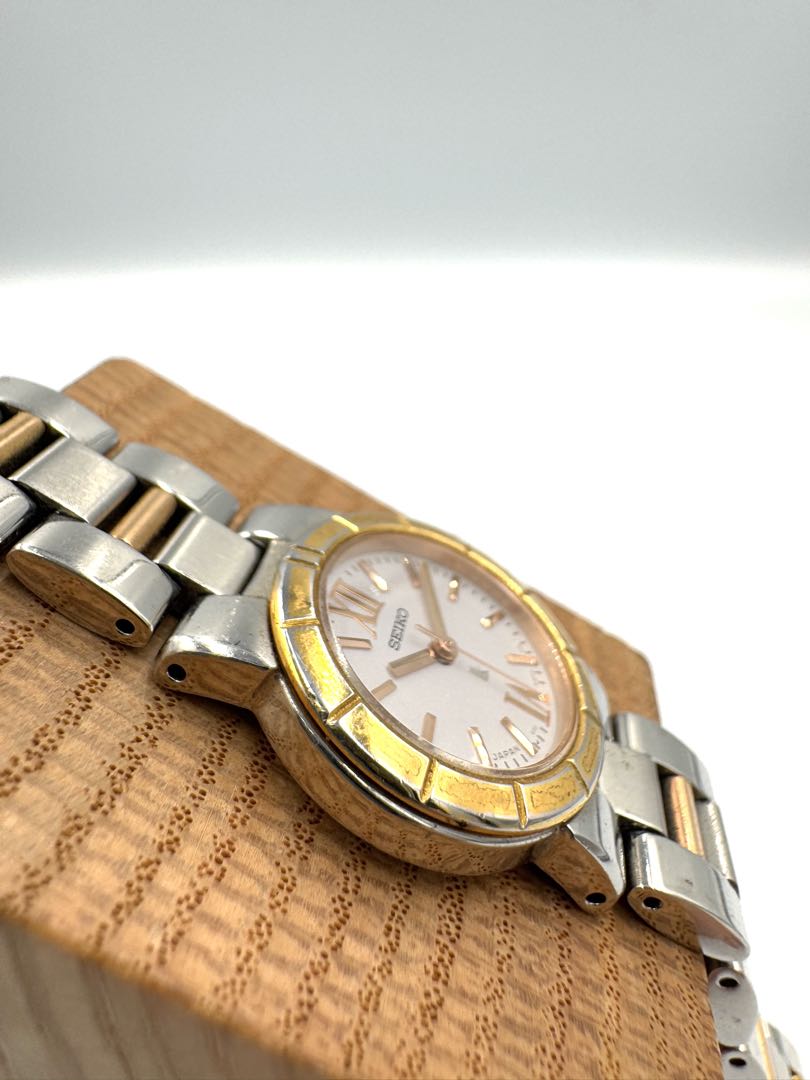 Seiko Lk / Lukia V111-0AC0 Analog Quartz Women
