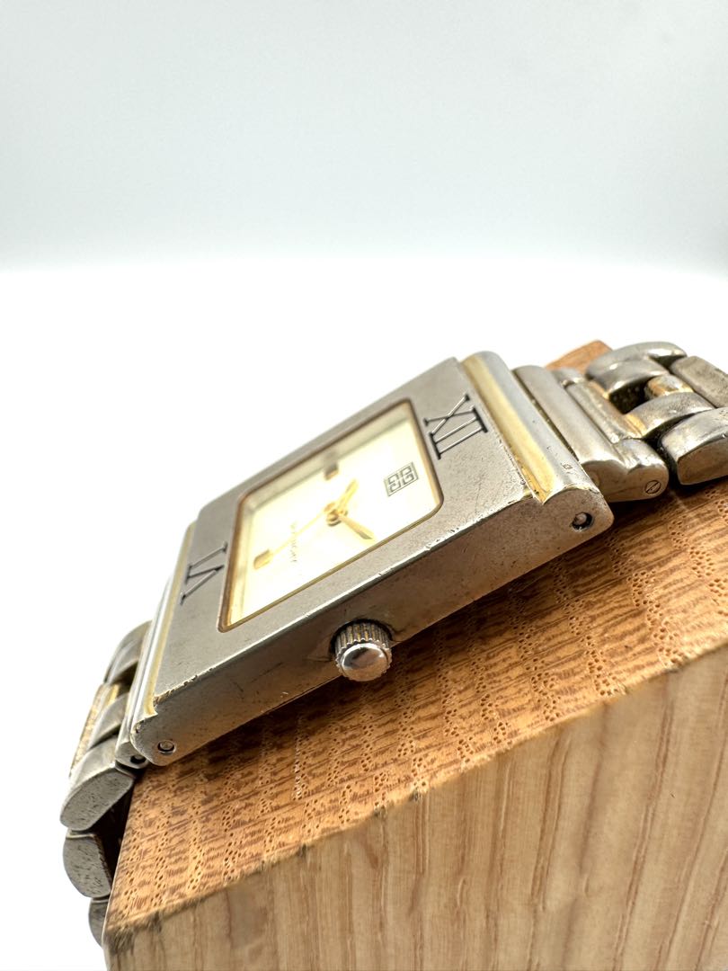 Givenchy Analog Quartz Women Watch