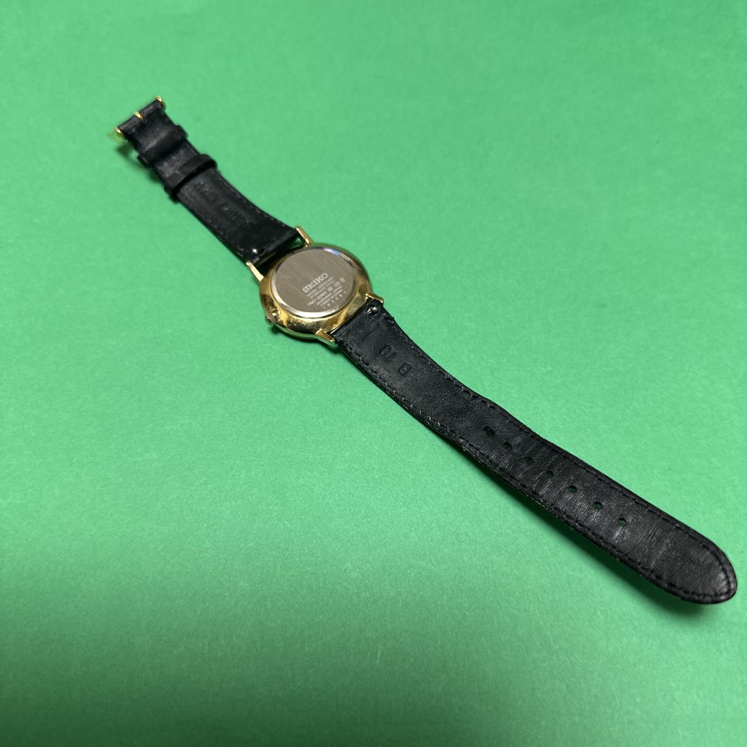 Seiko 7N01-0ZP8 Analog Quartz Women