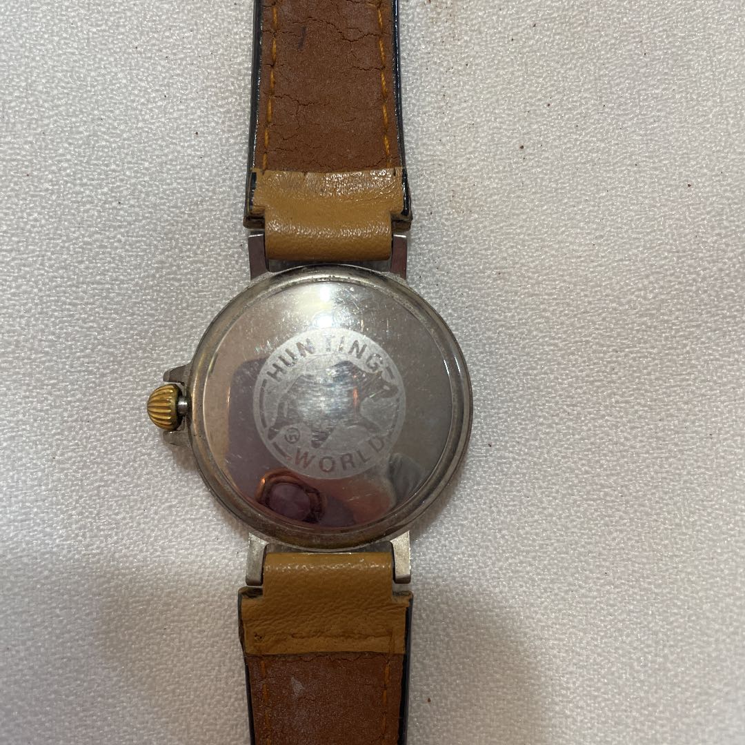 Hunting World Analog Quartz Women
