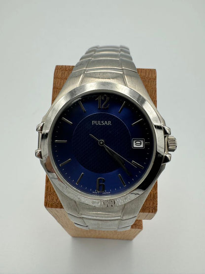 Pulsar Analog Quartz Men Watch Excellent Condition