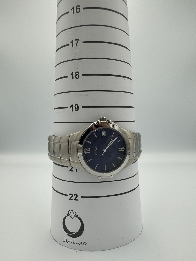 Pulsar Analog Quartz Men Watch Excellent Condition