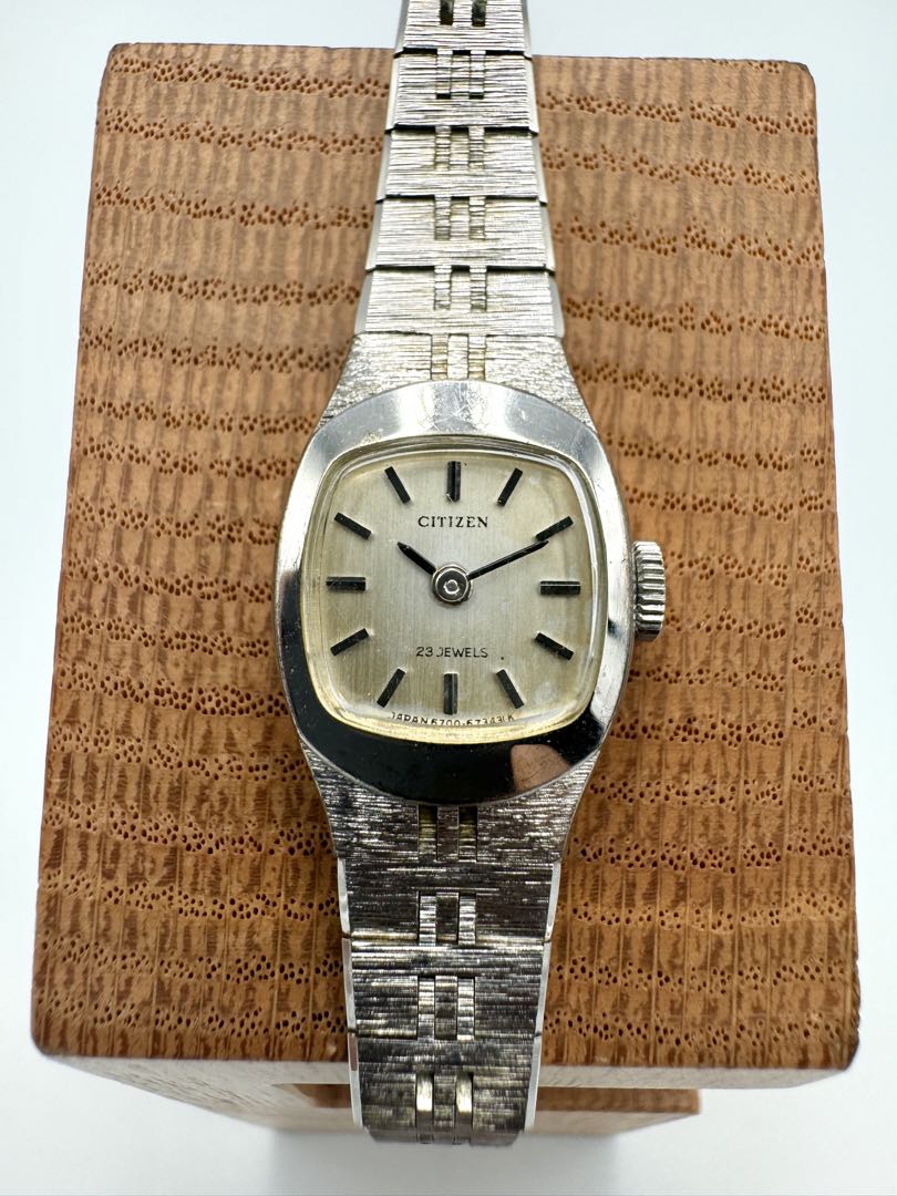 Citizen 23 Jewels 6700 Analog Mechanical (Manual) Women Vintage Women'S Wristwatch Silver Dial