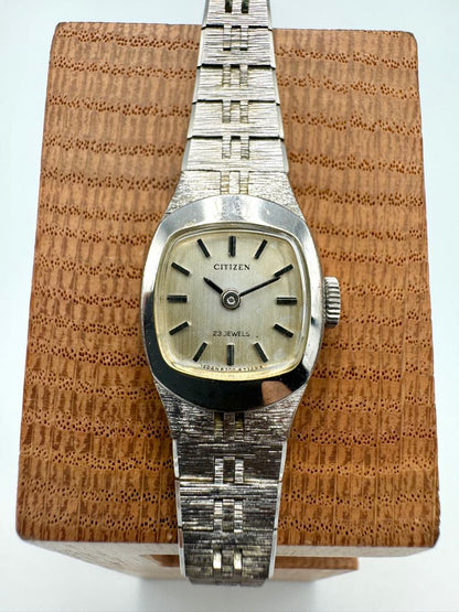 Citizen 23 Jewels 6700 Analog Mechanical (Manual) Women Vintage Women'S Wristwatch Silver Dial