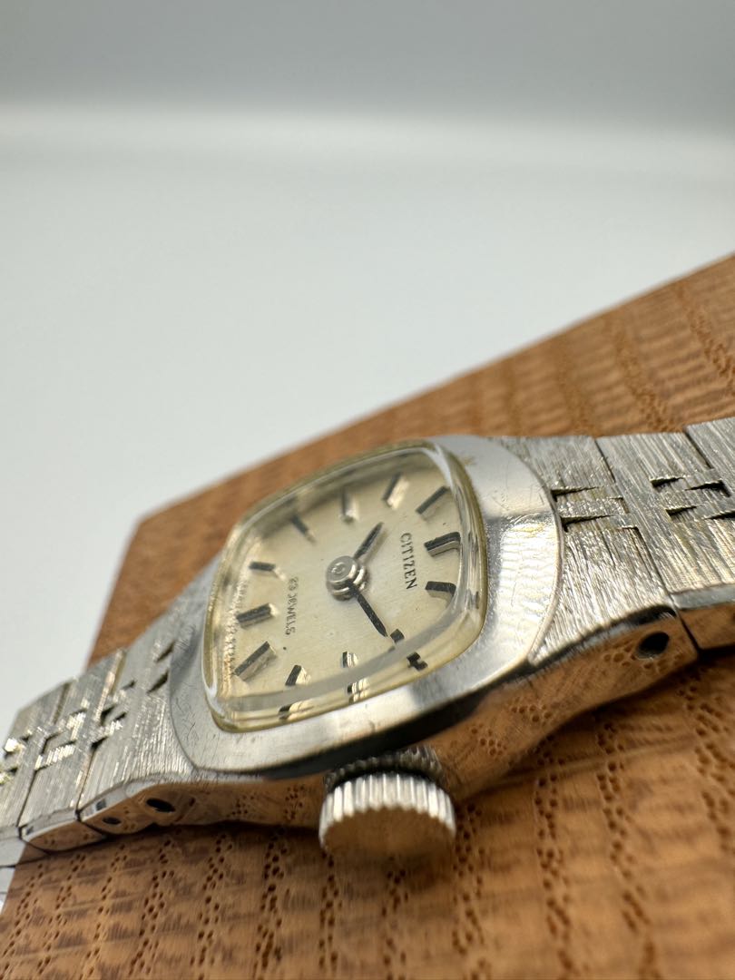 Citizen 23 Jewels 6700 Analog Mechanical (Manual) Women Vintage Women'S Wristwatch Silver Dial