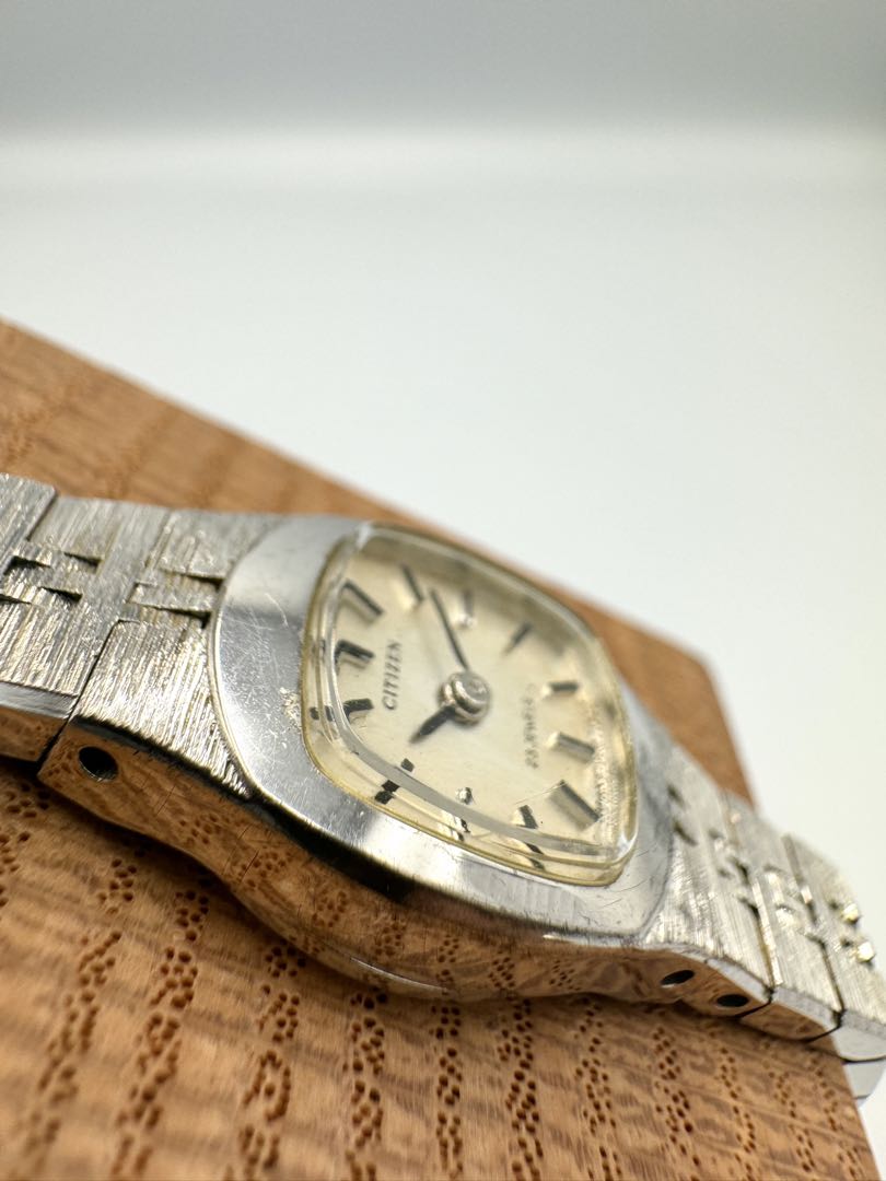 Citizen 23 Jewels 6700 Analog Mechanical (Manual) Women Vintage Women'S Wristwatch Silver Dial
