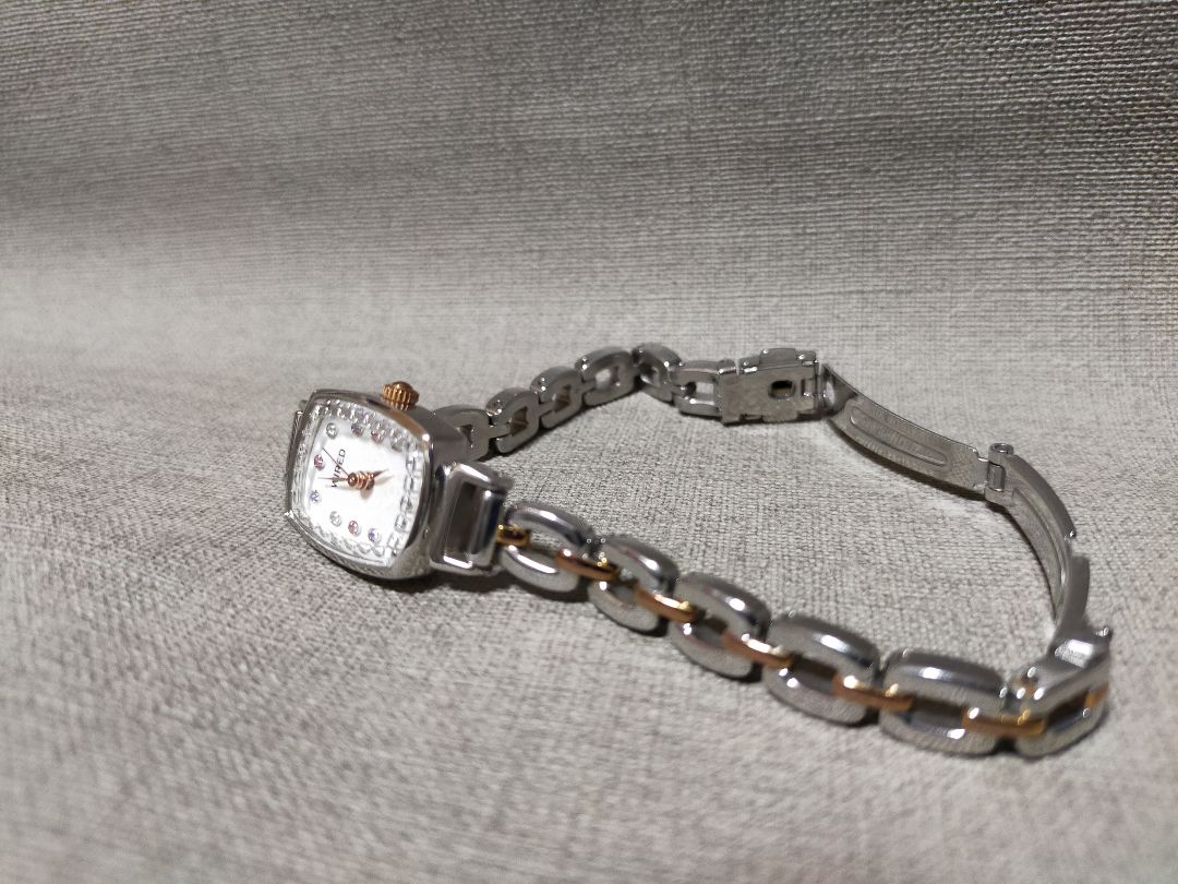 WIRED Analog Quartz Women