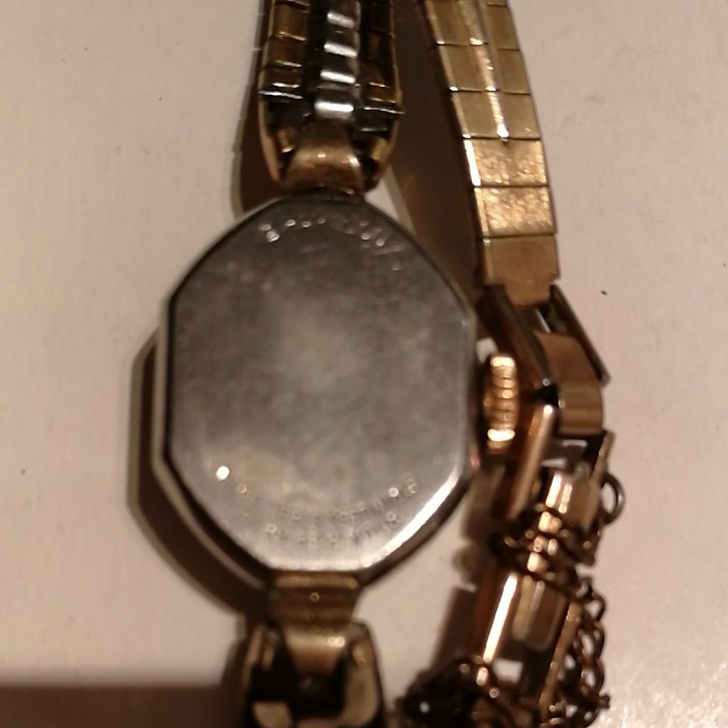 Hallmitton Analog Mechanical (Manual) Women