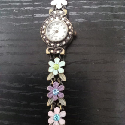 and Analog Quartz Women