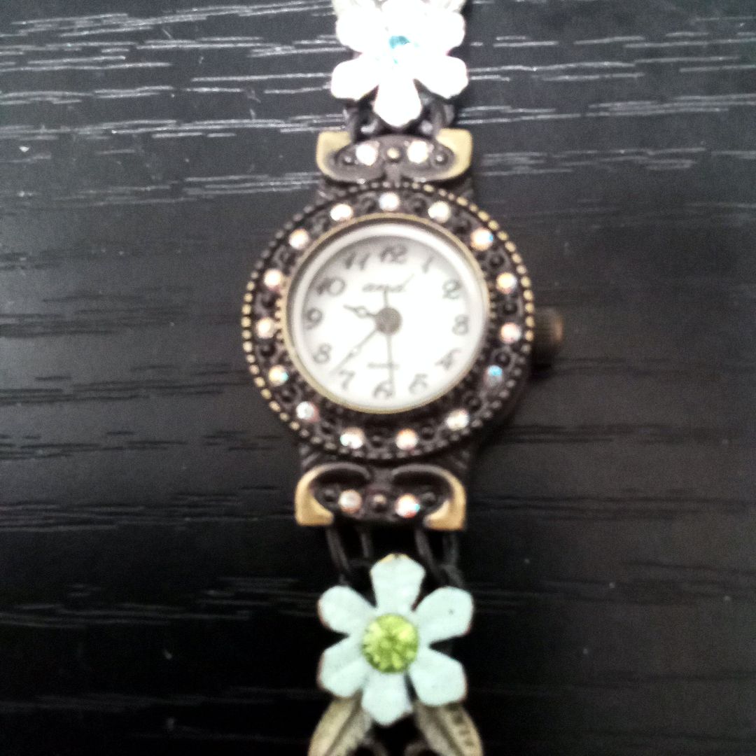 and Analog Quartz Women