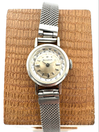 Bulova Analog Mechanical (Manual) Women Manual Winding Watch For Parts