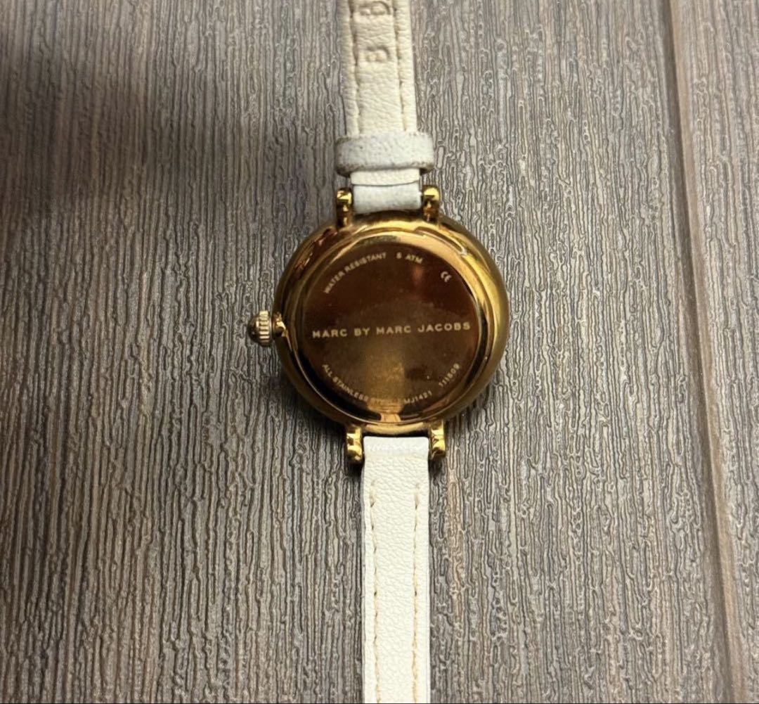 Analog Quartz Women