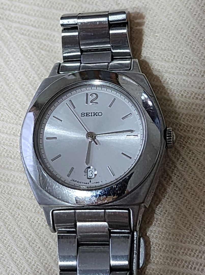 Seiko ZN82-0810 Analog Quartz Women