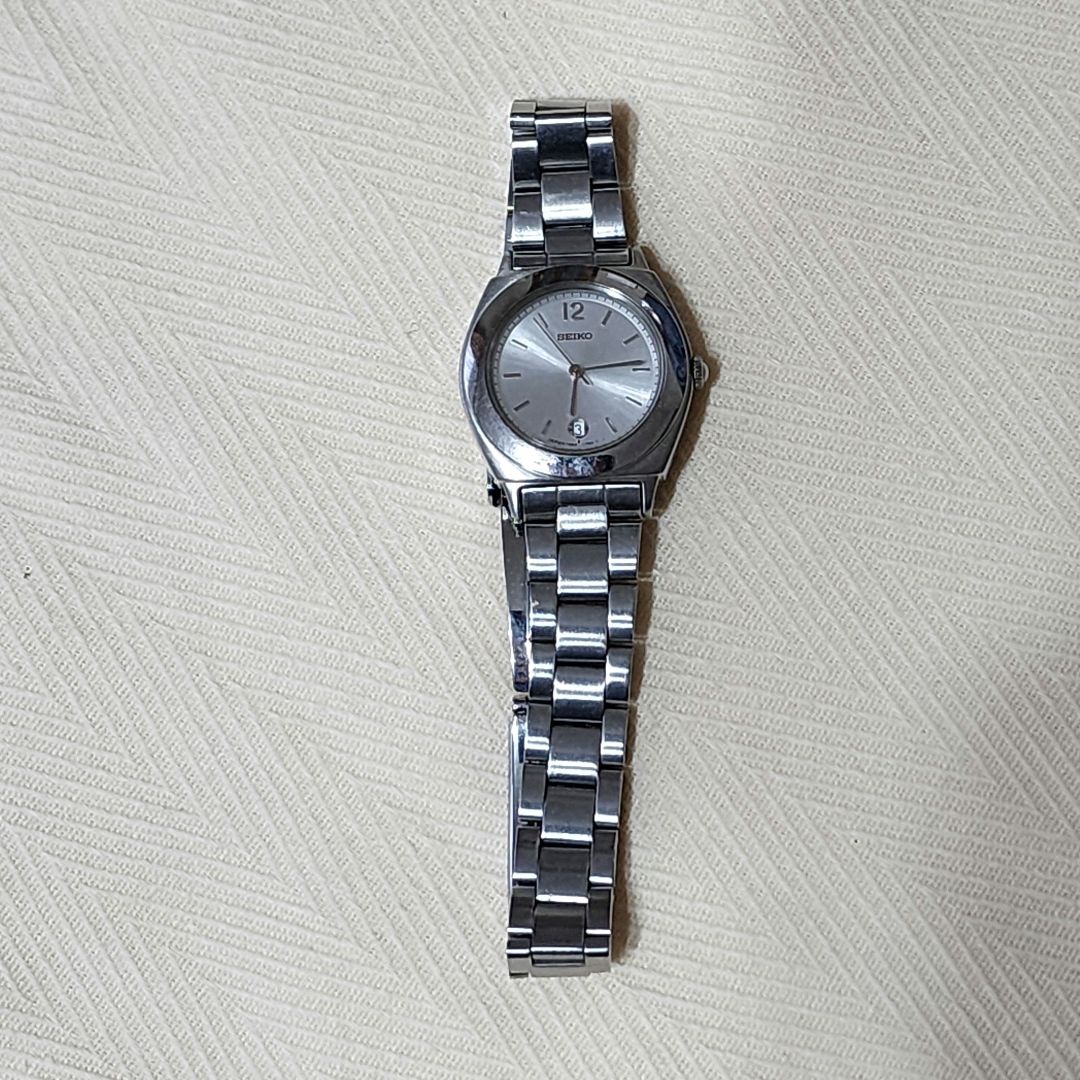 Seiko ZN82-0810 Analog Quartz Women