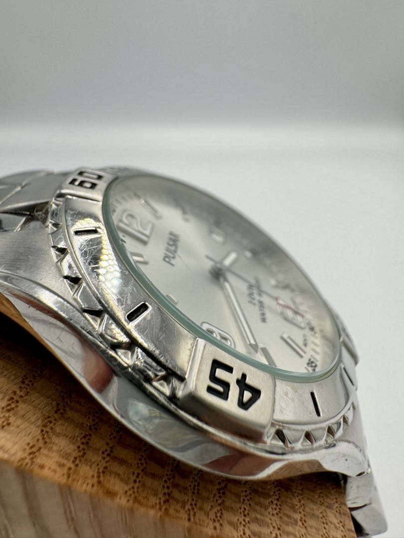 Pulsar Analog Quartz Men Watch