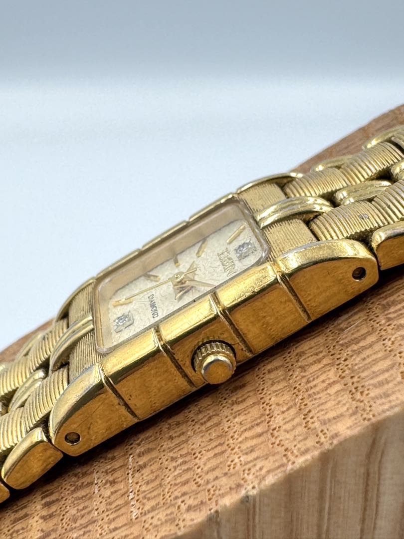 Elgin Analog Quartz Women Diamond Watch