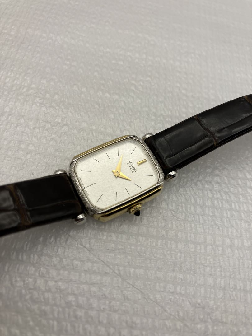 Citizen Xc 1400-701A Analog Quartz Women