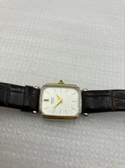 Citizen Xc 1400-701A Analog Quartz Women
