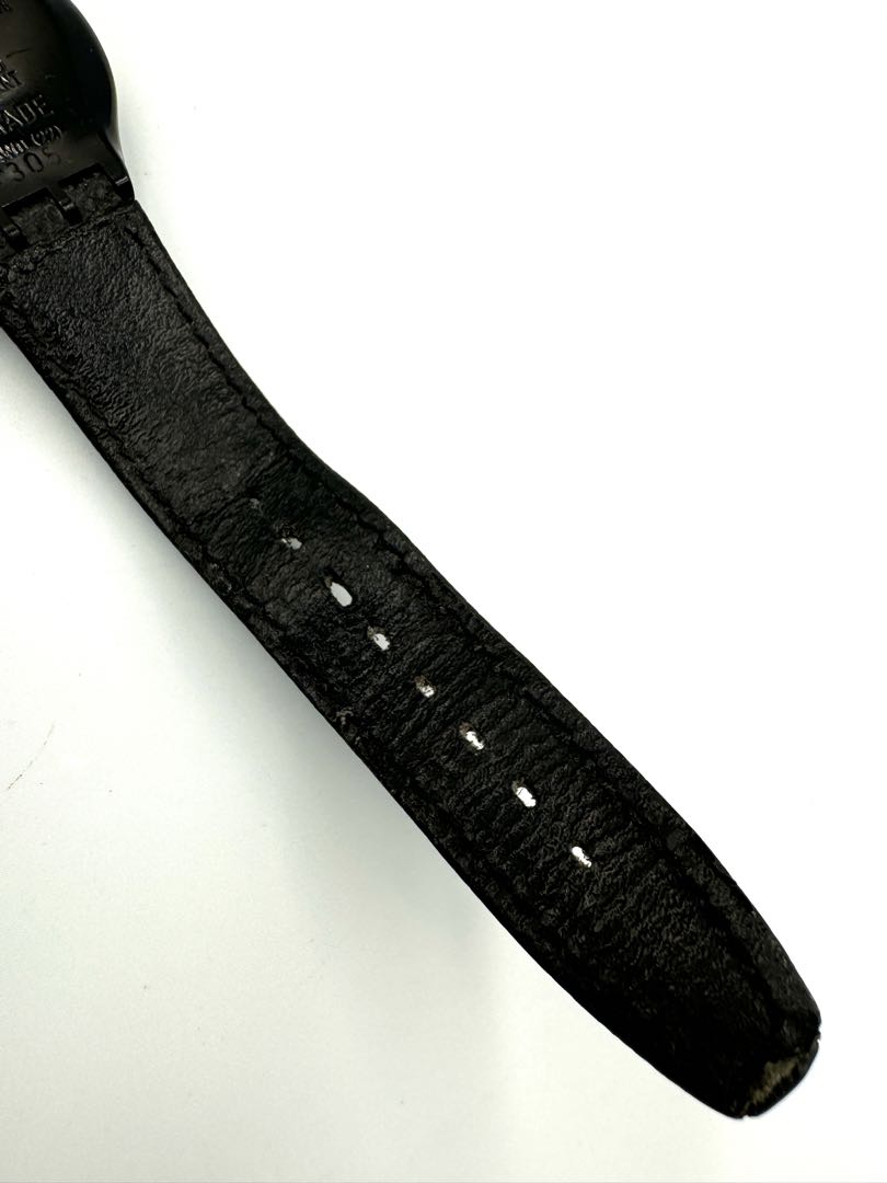 Swatch Colossal 305 Analog Quartz Unisex Adults Vintage Wristwatch 37Mm Black Dial Swiss Made