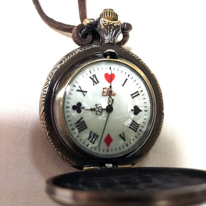 Alice In Wonderland Analog Quartz Women