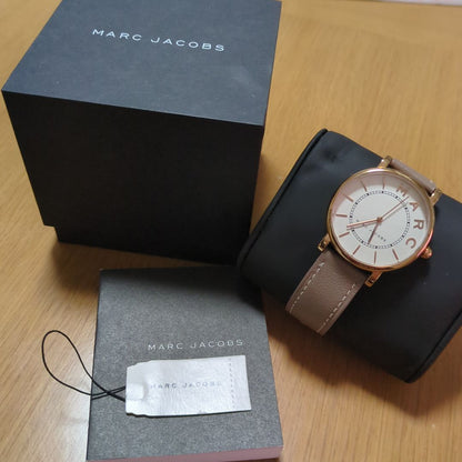 Marc By Jacobs MJ1533 Analog Quartz Women