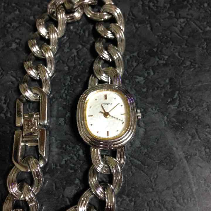 Seiko Analog Quartz Women
