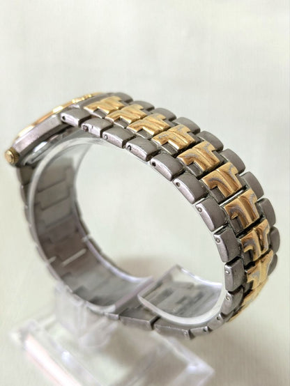Givenchy Analog Quartz Men ジバンシー 137 時計 稼働中