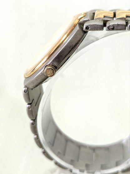 Givenchy Analog Quartz Men ジバンシー 137 時計 稼働中