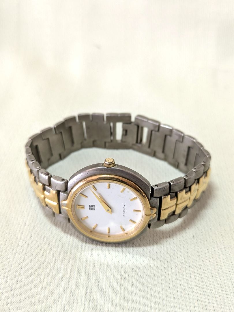 Givenchy Analog Quartz Men ジバンシー 137 時計 稼働中
