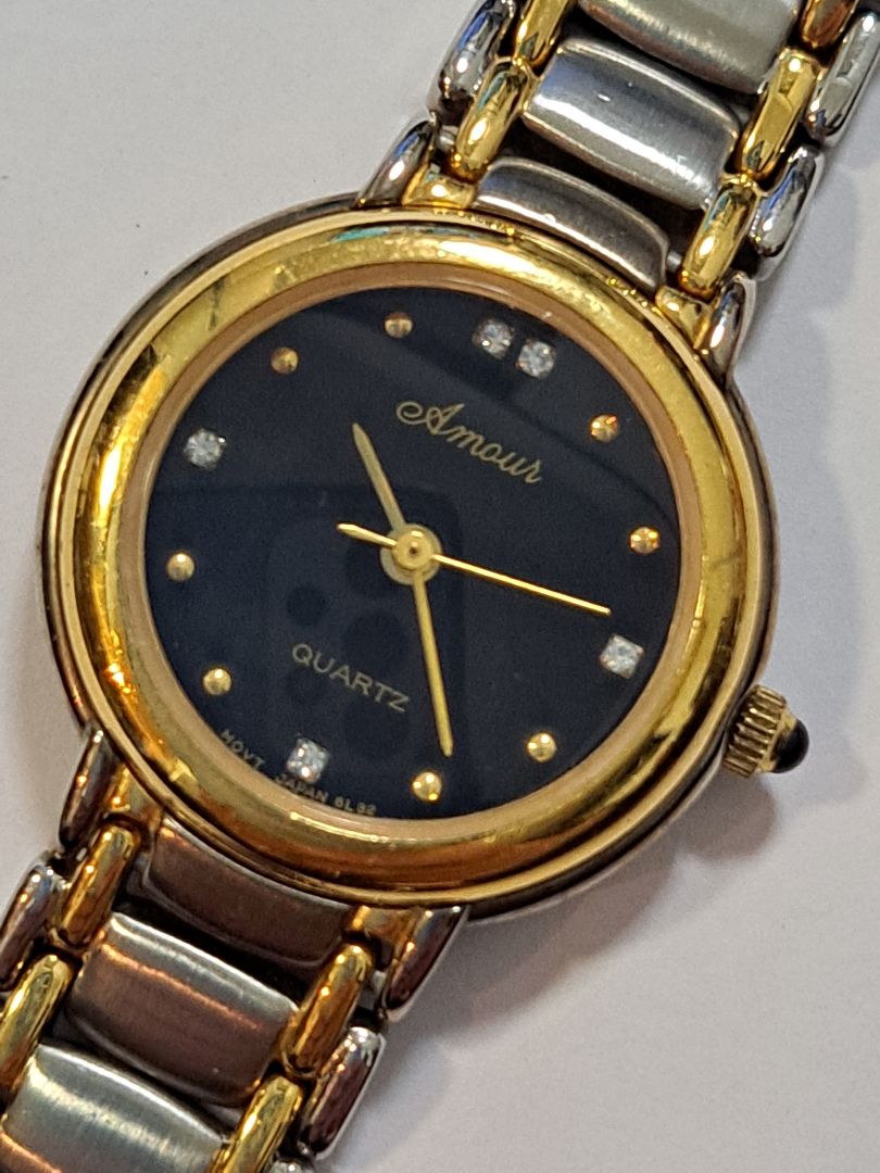 AMOUR Amour Analog Quartz Women