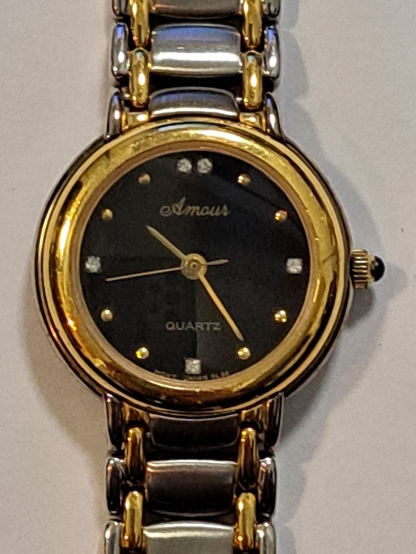 AMOUR Amour Analog Quartz Women