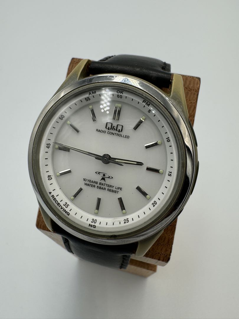Citizen Q&q 10-YEAR Analog Quartz Men