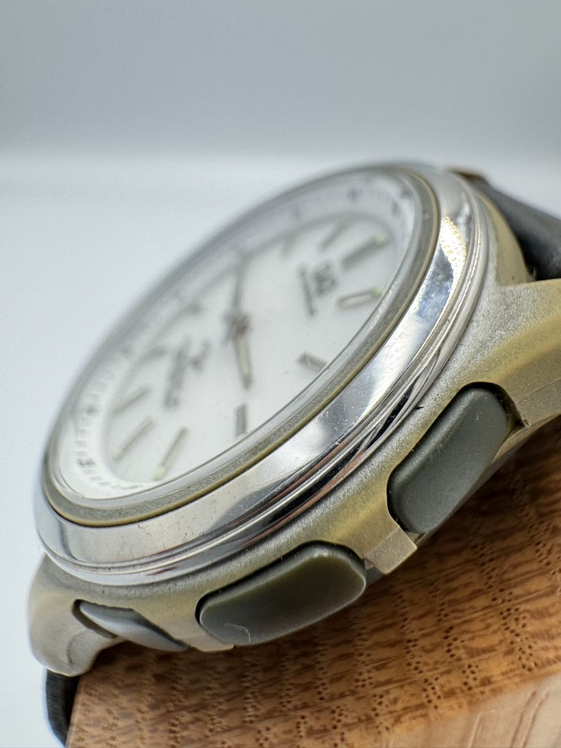 Citizen Q&q 10-YEAR Analog Quartz Men