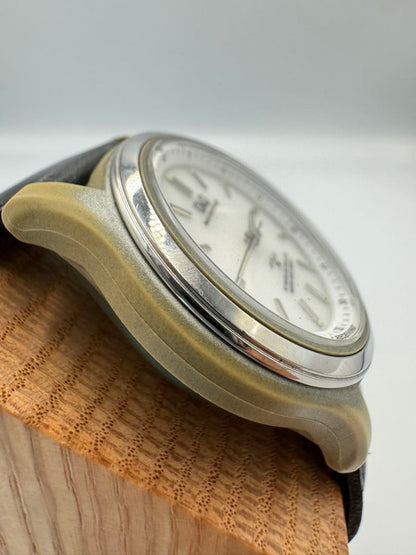 Citizen Q&q 10-YEAR Analog Quartz Men