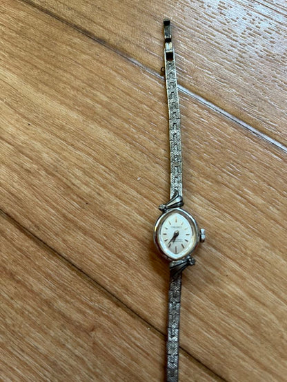 Seiko QUEEN Analog Mechanical (Manual) Women