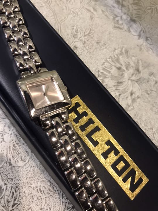Hilton Analog Quartz Women ヒルトン ゴージャス メタル ウォッチ 保管品 [For Parts / Junk]