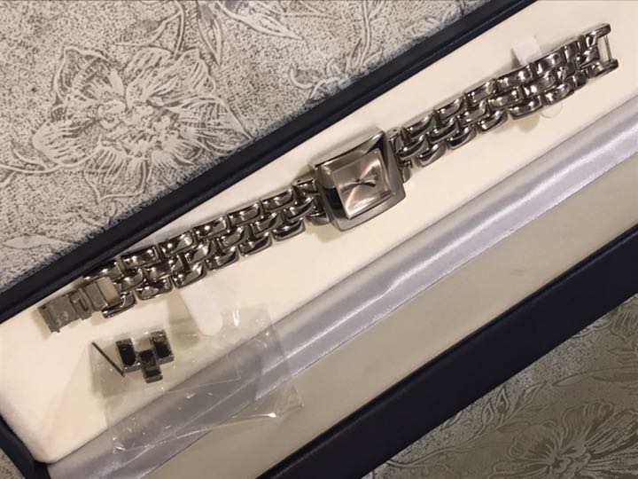 Hilton Analog Quartz Women ヒルトン ゴージャス メタル ウォッチ 保管品 [For Parts / Junk]